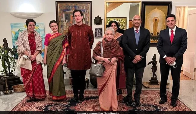 On Netaji's 125th Birthday Eve, India Hosts Dinner For His Daughter In Germany