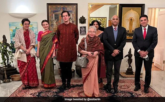 On Netaji's 125th Birthday Eve, India Hosts Dinner For His Daughter In Germany