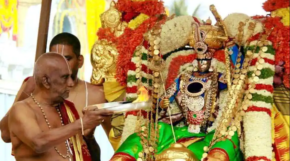 Srinivasa Dikshitulu former chief priest of Tirumala Tirupati Wiki ,Bio, Profile, Unknown Facts and Family Details revealed