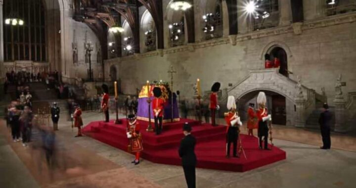 Royal Guard near Queen Elizabeth II's coffin FAINTS after standing motionless for hours - WATCH